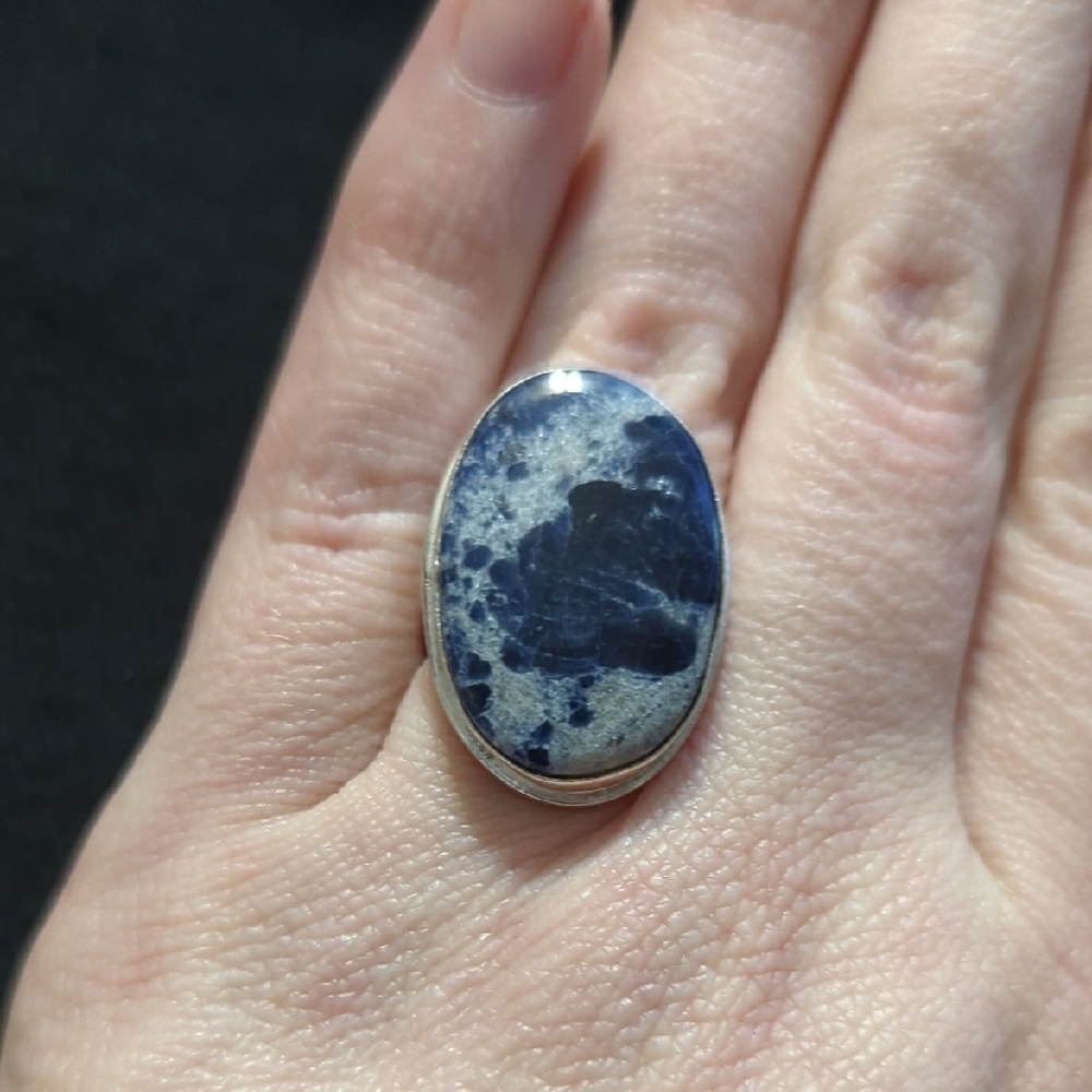 Silver Plated Blue And White Sodalite Gemstone Oval Statement Ring - Size 7.5